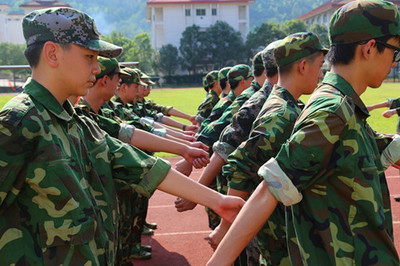 磐安中学:全力保证军训效果